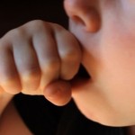 Tosse nei bambini: quali possono essere le cause?